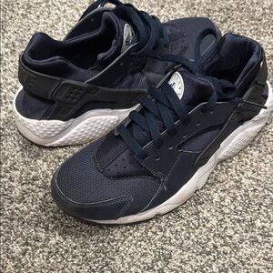 Nike Navy and White Huarache
